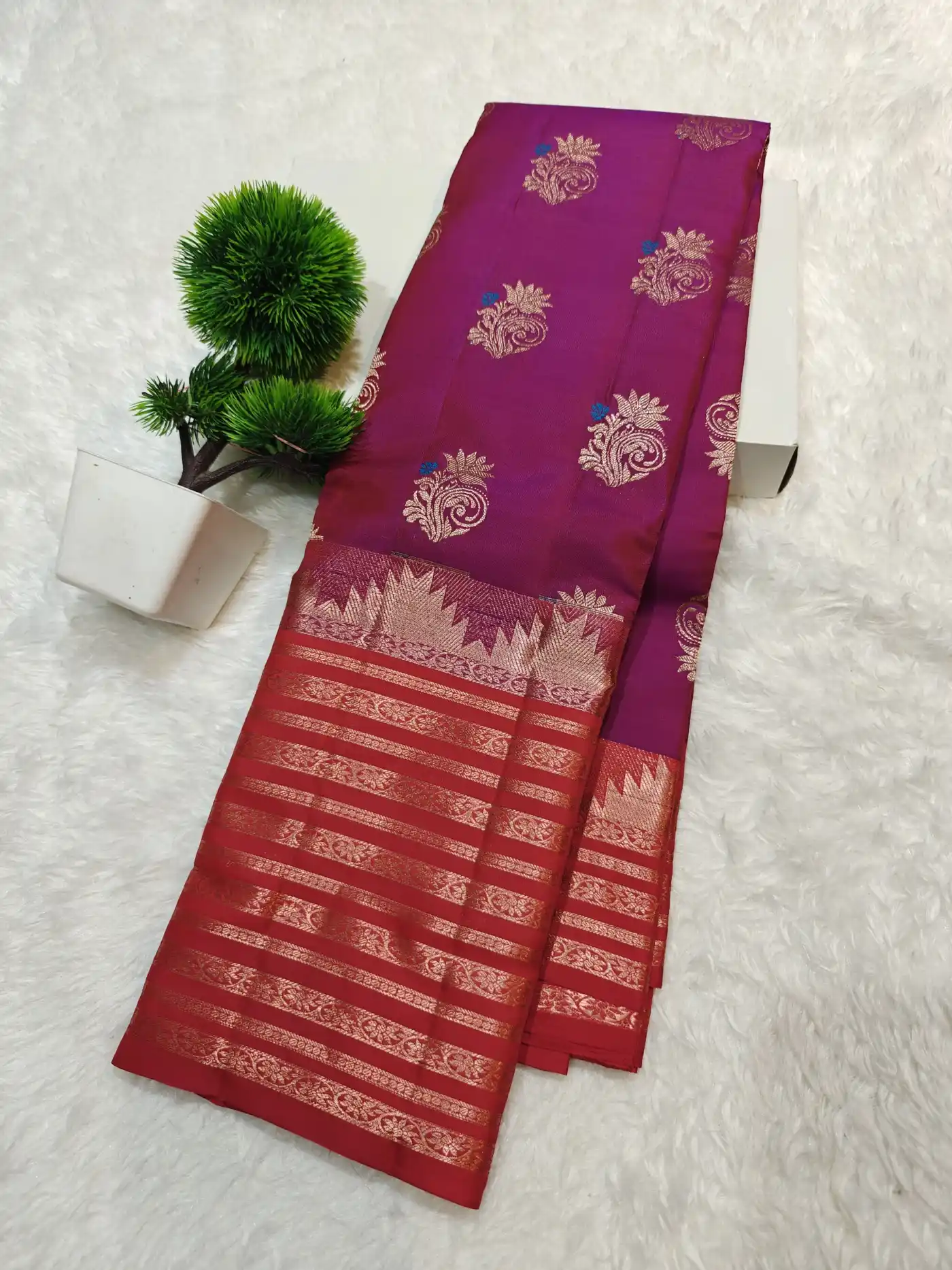 Meenakari Gold Zari-Woven Floral Kanchi Handloom Soft Silk